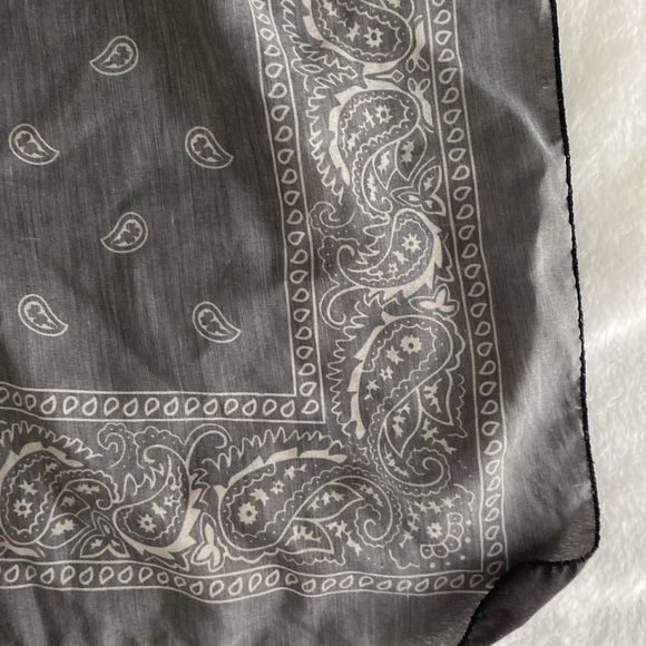 Dark brown paisley kerchief / bandana - Picture 14 of 17
